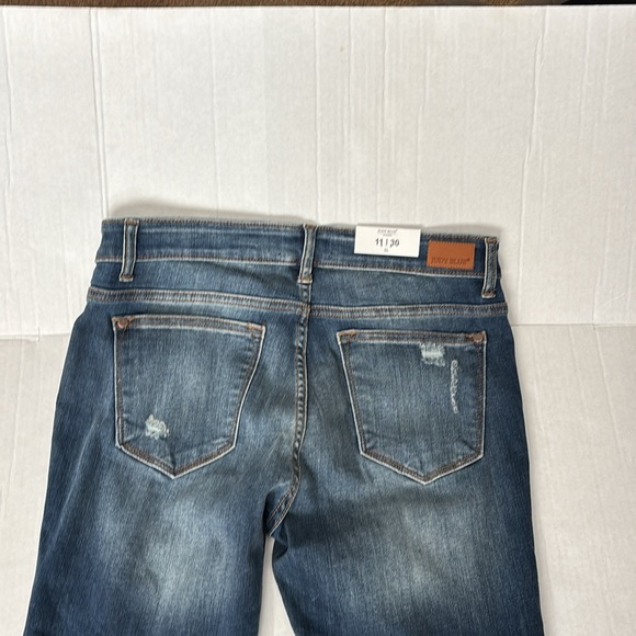 Judy Blue size 11 with patches behind distressingNWT - Picture 7 of 10